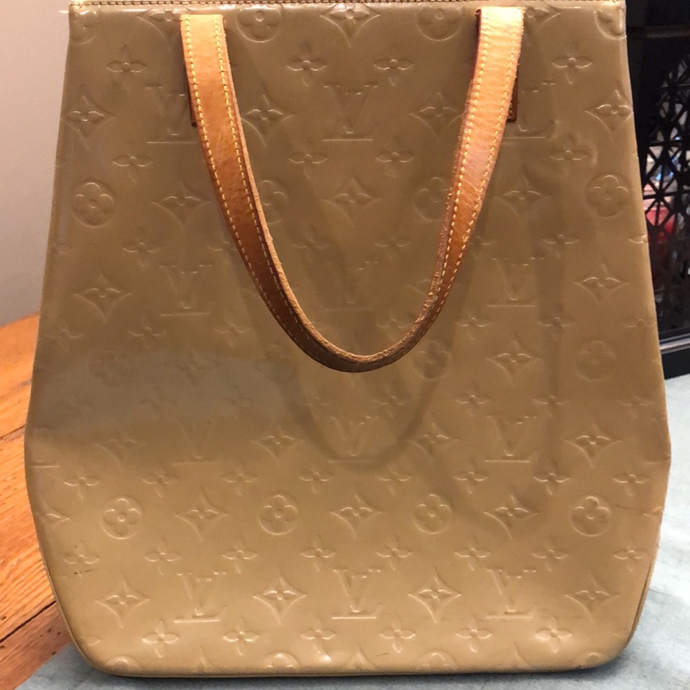 Louis Vuitton Monogram Vernis Yellow Leather Tote - Picture 2 of 12